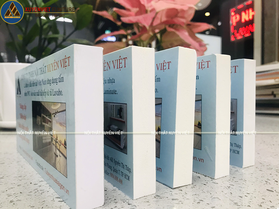 Tấm nhựa PVC sử dụng làm tủ bếp nhựa chữ L nhà chị Loan