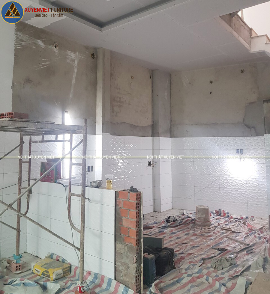 Hiện trạng không gian bếp nhà chị Đình trước khi lắp đặt bộ tủ bếp nhựa đẹp tại Xuyên Việt