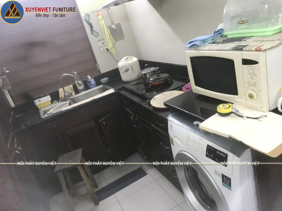 Hiện trạng tủ bếp bị ngấm nước nhà anh Dũng trước khi thay thế bằng tủ bếp nhựa pvc