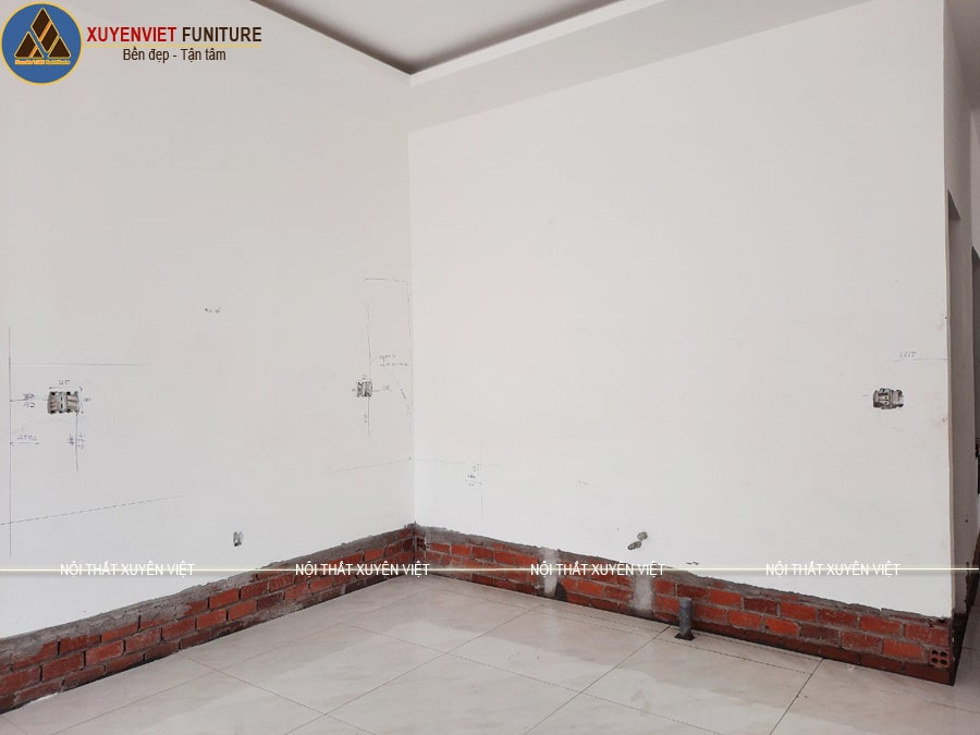 Hiện trạng không gian bếp nhà chị Thanh trước khi Xuyên Việt thiết kế, thi công tủ bếp nhựa acrylic tông xanh trắng