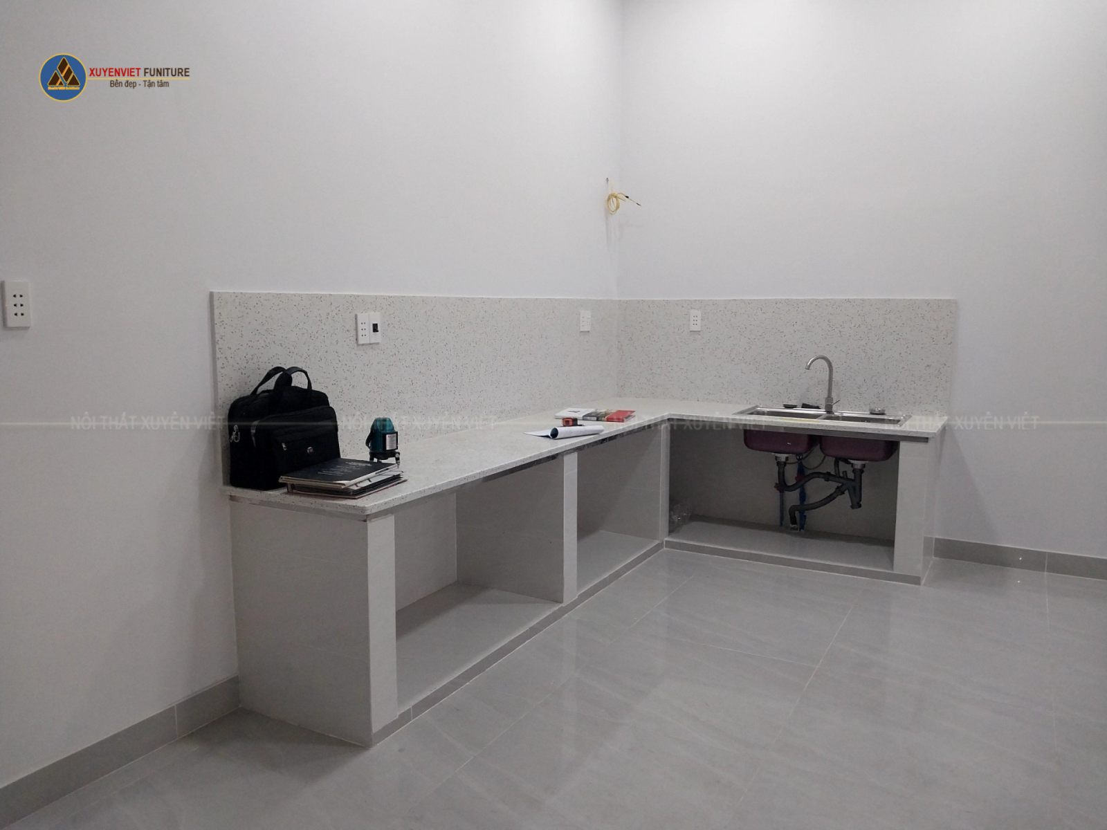 kiểu dáng tủ bếp sơn men bóng