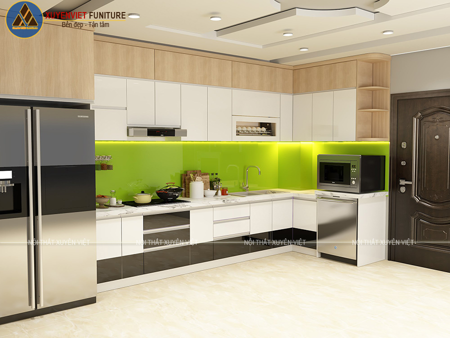 Hình ảnh tủ bếp nhựa sơn men bóng ô tô kết hợp phủ laminate nhà anh Hùng - Quận 8