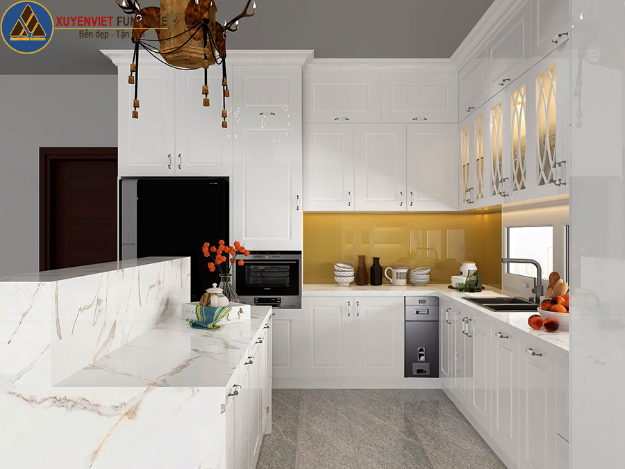 Tủ bếp kết hợp quầy bar giật cấp hiện đại nhà chị Nga