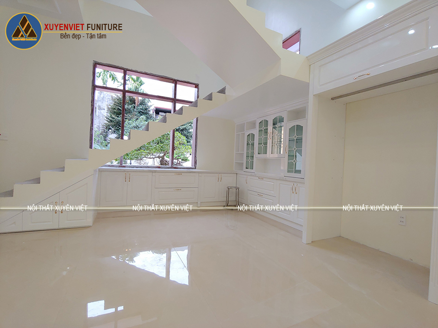 Hình ảnh tủ bếp kết hợp tủ cầu thang sau khi lắp đặt