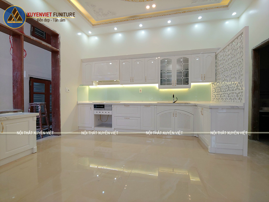 Chú Truyền rất hài lòng sau khi tủ bếp được lắp đặt