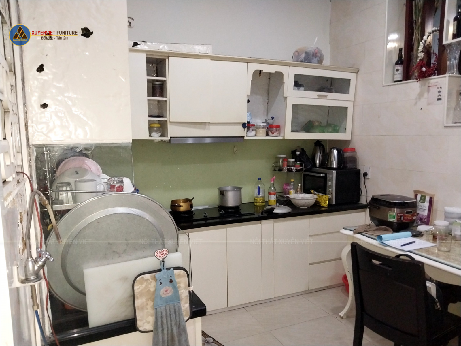 tủ bếp sơn men bóng cao cấp