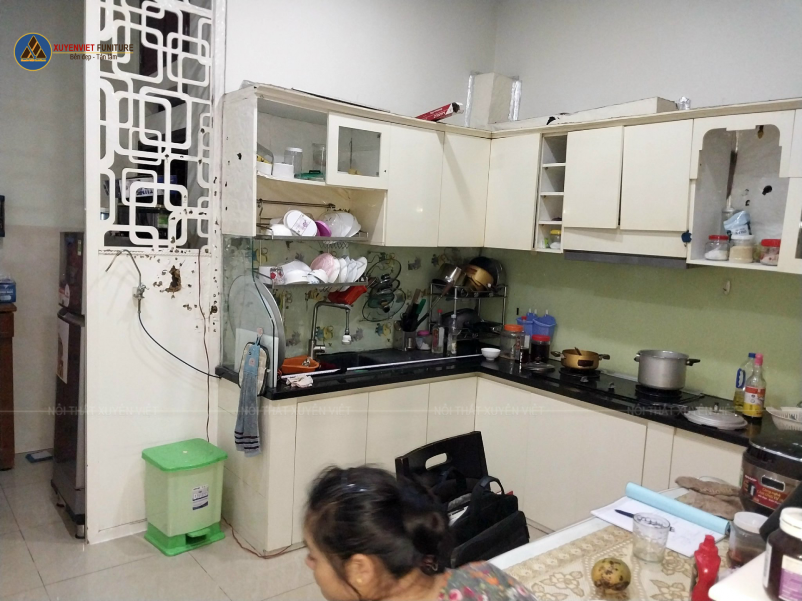 tủ bếp sơn men bóng cao cấp