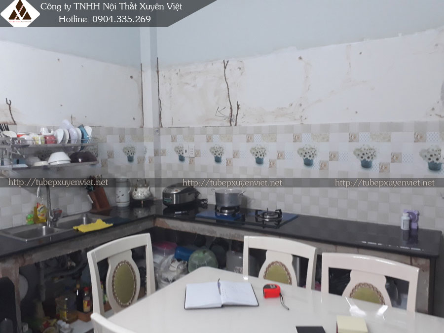 Hiện trang bếp đã có khung gạch nhà chị Hạnh