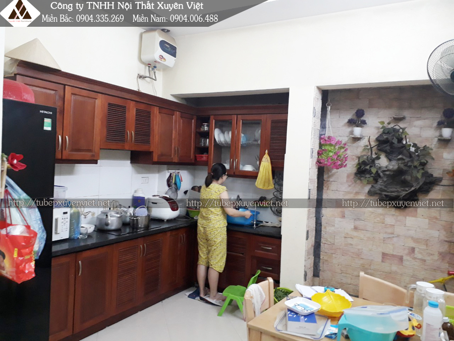 Hiện trạng tủ bếp gỗ cần thay thế nhà anh Khánh