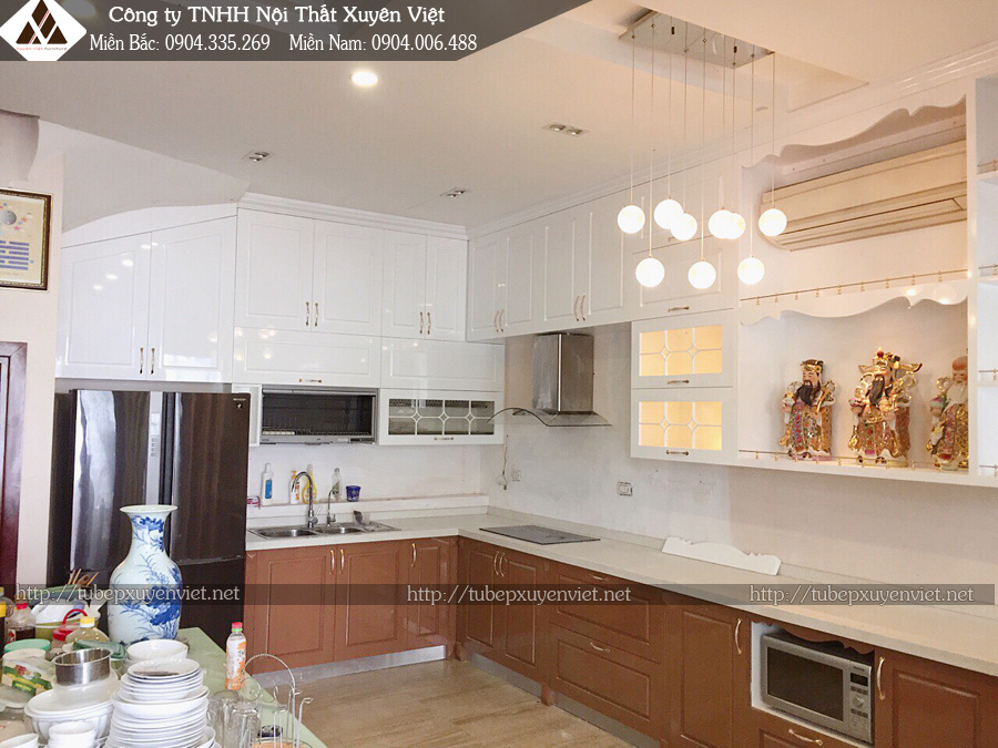 Mẫu tủ bếp tân cổ điển chị Hương