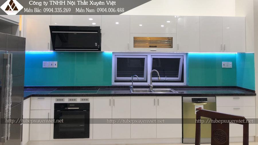 Tủ bếp đẹp bằng nhựa nhà anh Tùng