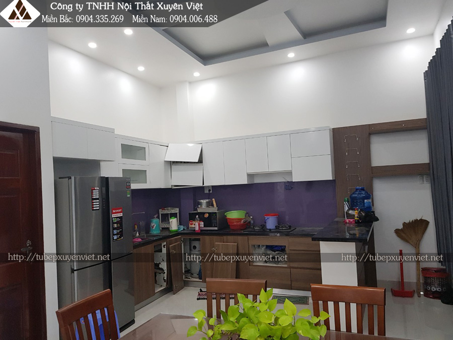 Tủ bếp gỗ bị mối nhà anh Trương