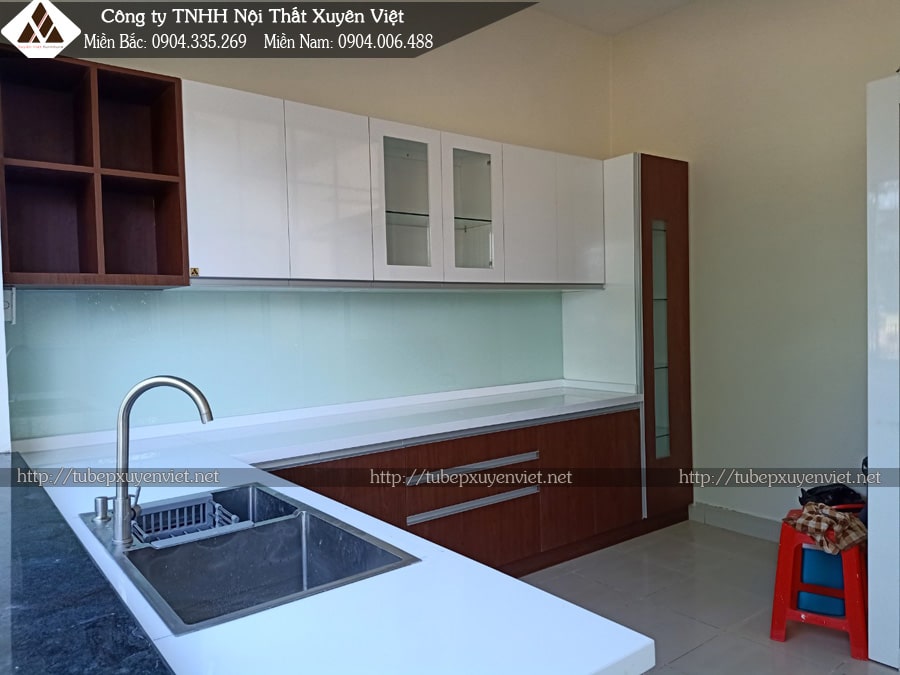 Tủ bếp laminate vân gỗ chú Phát - Cần Giờ
