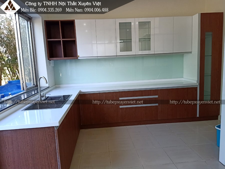 Tủ bếp laminate vân gỗ chú Phát