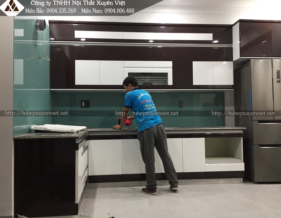 Mẫu tủ bếp nhựa cánh bom nhà anh Vượng - Hải Phòng