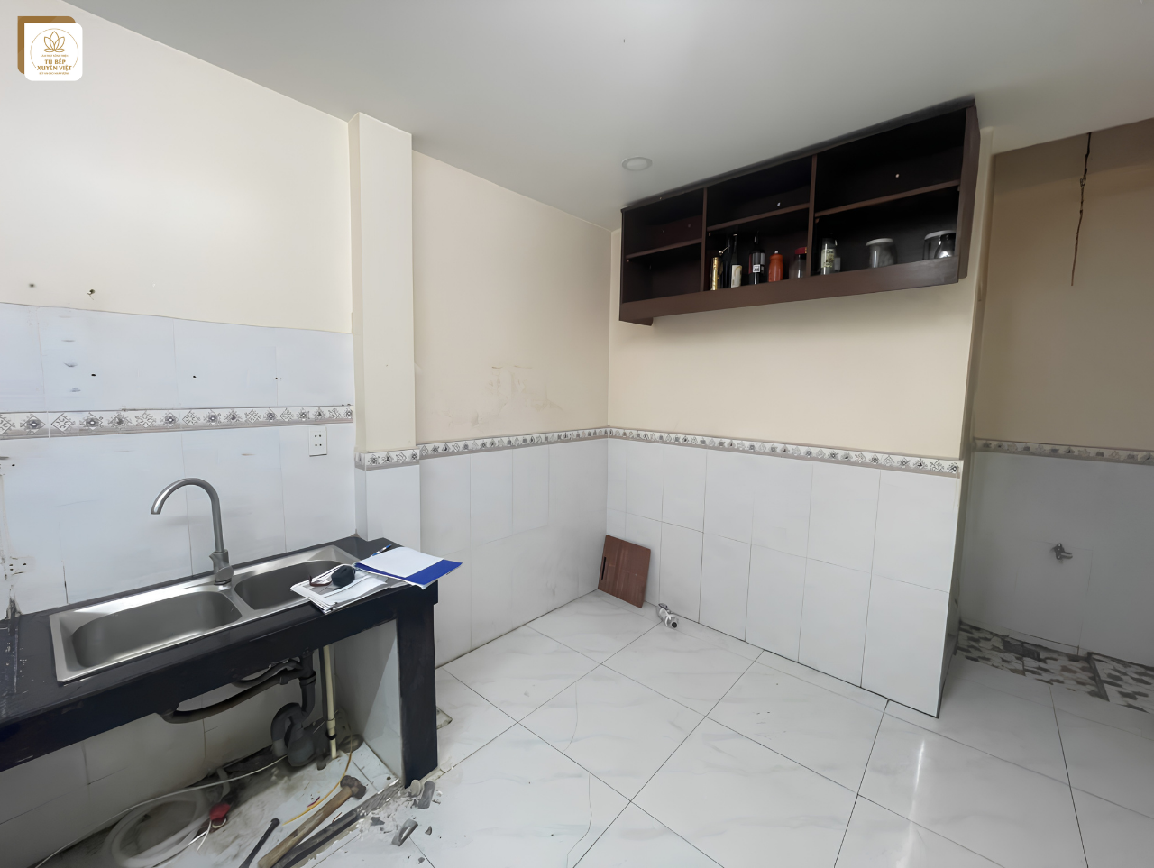 Hiện trạng trước nhà anh Cường trước khi thay tủ bếp nhựa
