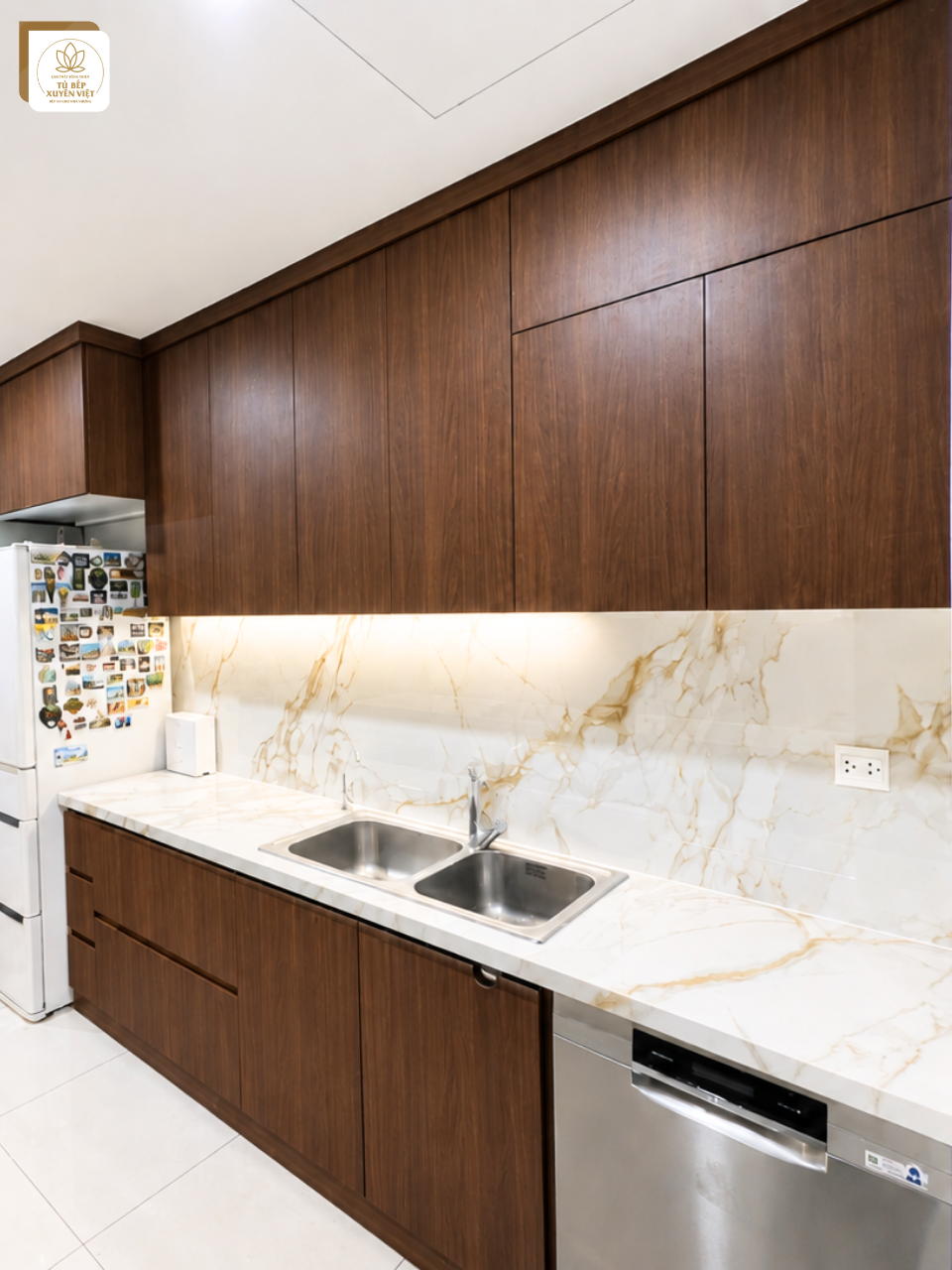 Tủ bếp nhựa song song phủ laminate