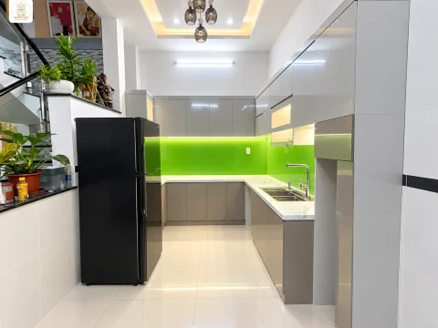 Toàn cảnh tủ bếp nhựa nhà chị Tuyết