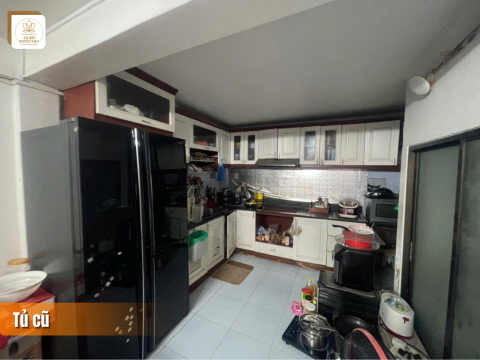 Trước khi tay tủ bếp nhựa